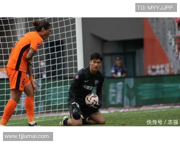 偏颌足球明星的奋斗历程与不屈精神展现了运动员的无限魅力与坚持信念